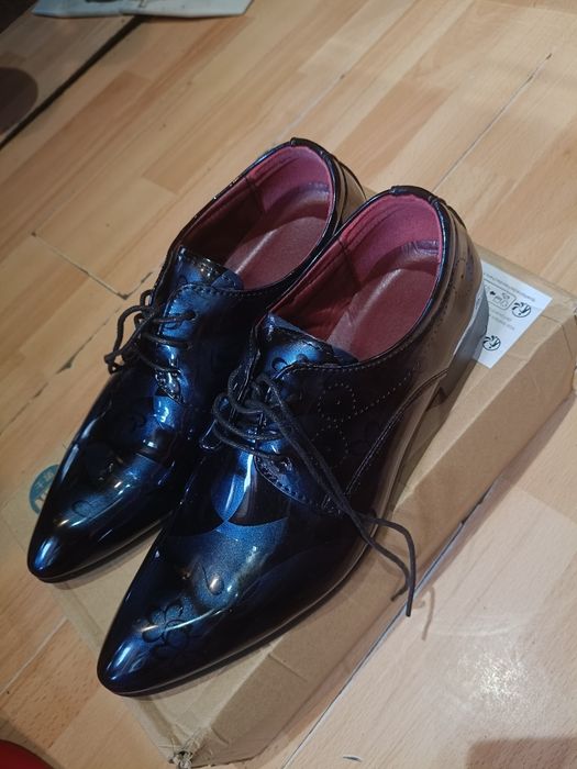 Eleganckie buty wyjściowe męskie