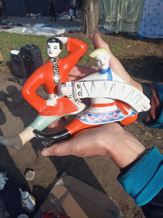 Русская порцеляновая статуэтка"Русский перепляс"й