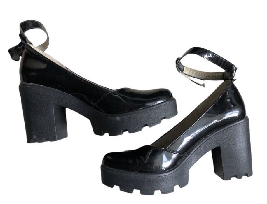 Туфлі лакові шкіряні, 39 розмір