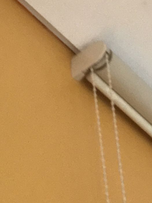 Estore de de rolo, de boa qualidade,  em estado novo