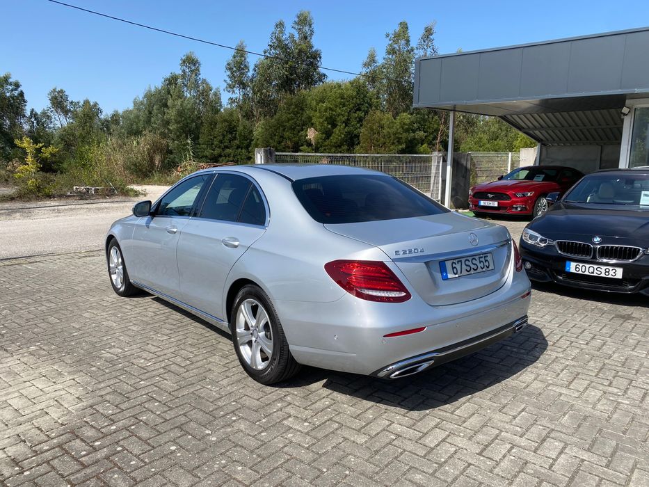 Mercedes-Benz E220d - 90 mil kms - Nacional