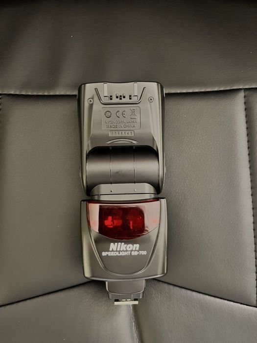 Спалах Nikon SB-700