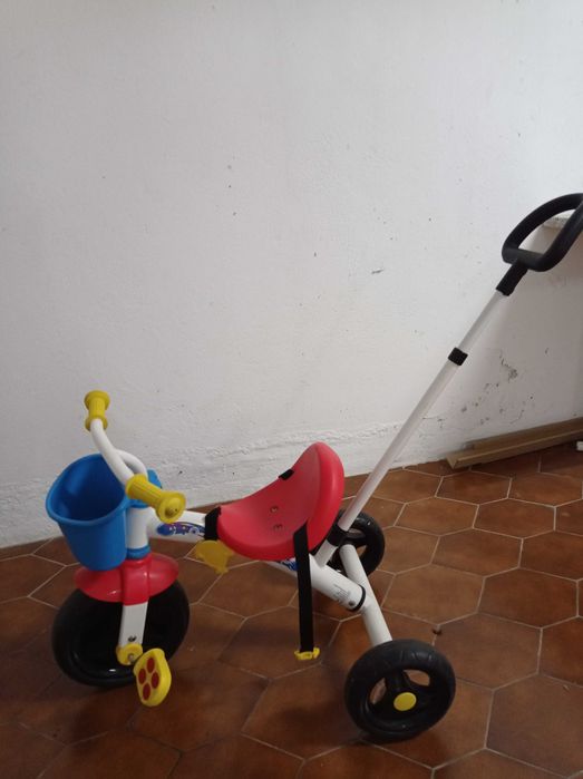 triciclo de empurrar