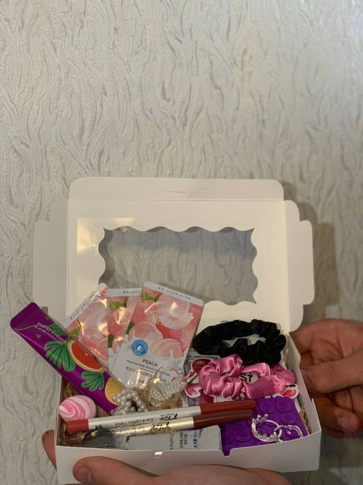 Подарунковий бокс, ідеальний подарунок дівчіні або для себе)