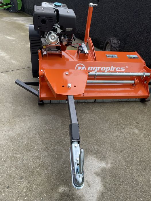 Triturador de martelos rebocavel