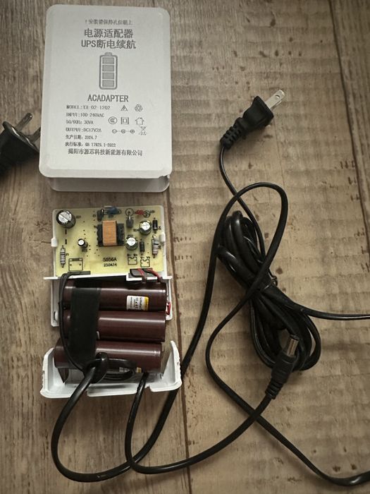 DC UPS для роутера 12V без акумуляторів