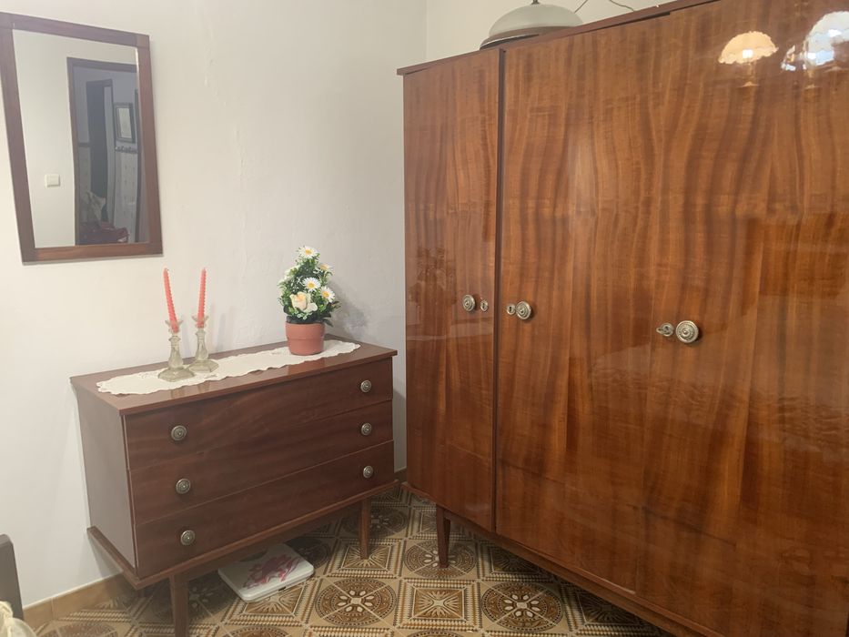 Alugo quartos a professores