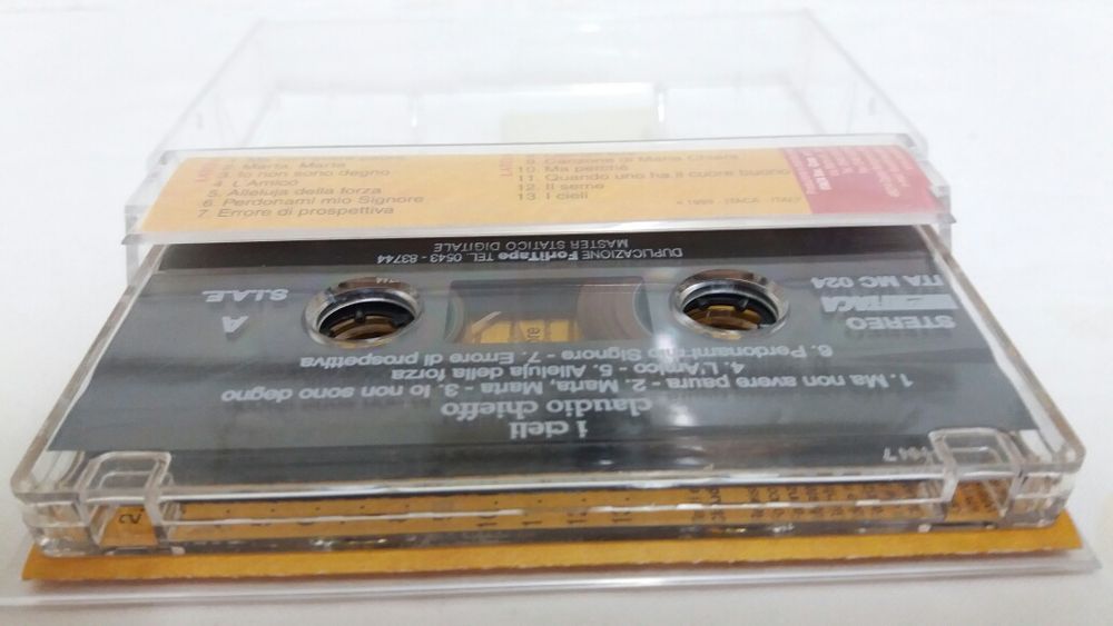 Lote de 2 cassetes audio do cantor italiano Claudio Chieffo
