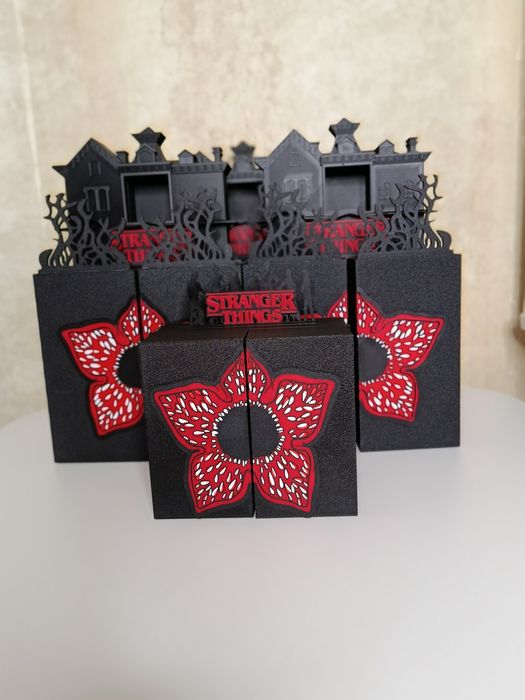 Стенд‼️Поличка  Kinder Поличка Кіндер Джой. Дивні дива органайзер