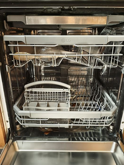Máquina de Lavar Loiça LG Direct Drive – Para Peças ou Reparação (Erro AE)
