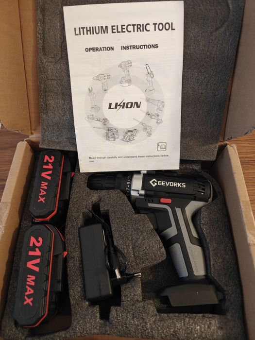 Aparafusadora com 2 baterias