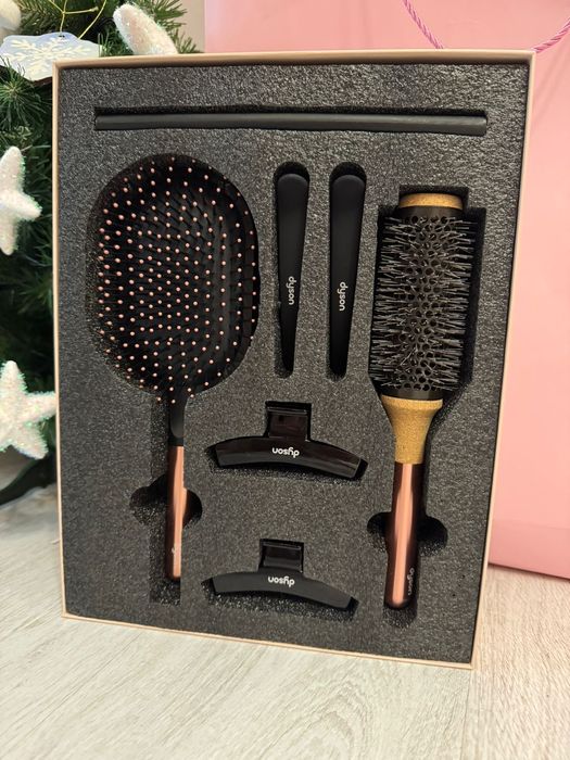 !Всі кольори!Подарунковий набір Dyson 5 предметів
Масажна щітка 
Щітка