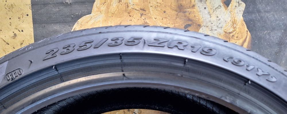 Opona 235 35 R 19 91Y Pirelli P ZERO