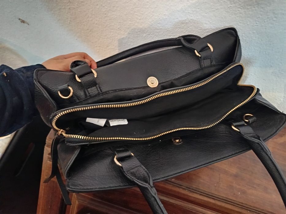 Mala preta da Stradivarius