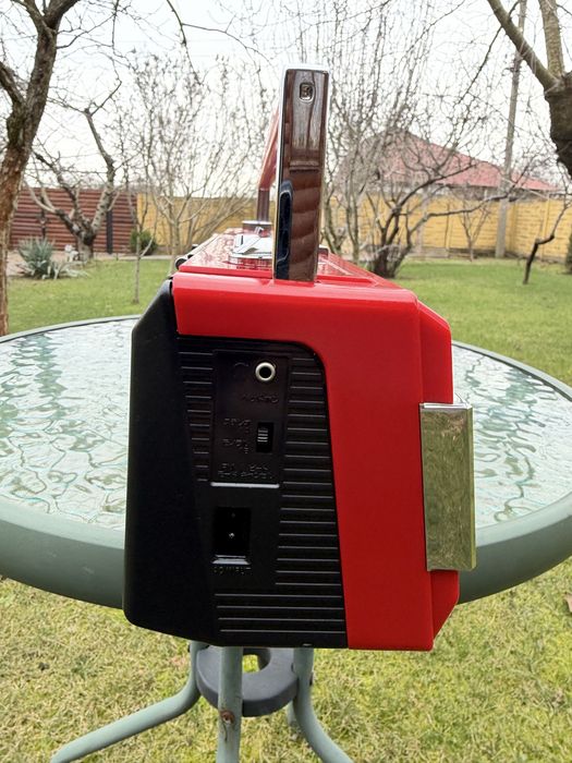 Продам магнитолу Sharp QT-Y2