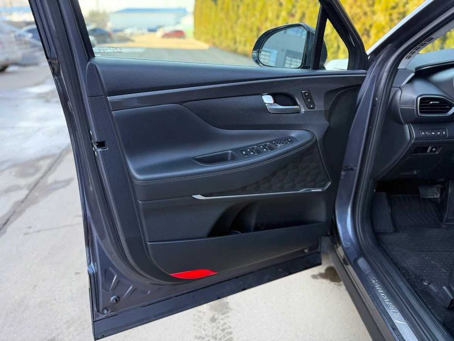 Hyundai Santa Fe 2022 року