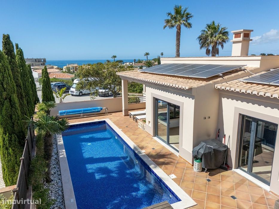 Venda De Moradia Moderna T4 Com Vistas Mar E Piscina Em Luz