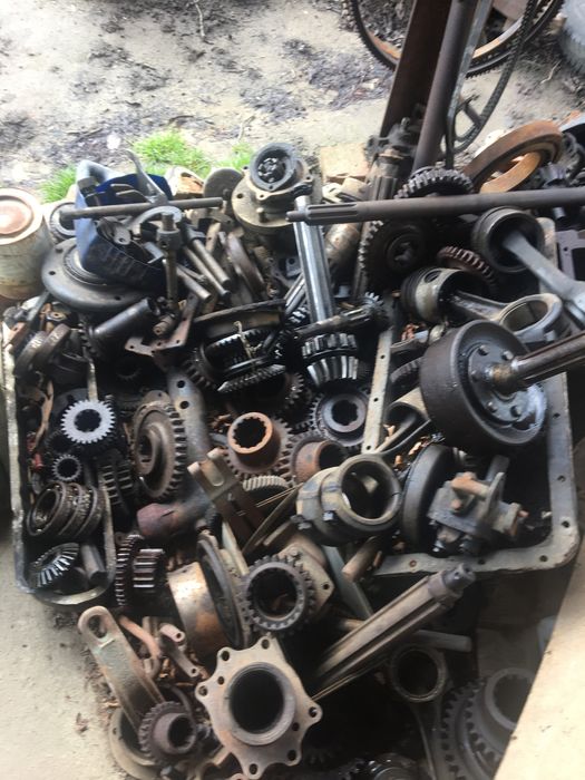 Продам запчастини до різних тракторів 80-90р.