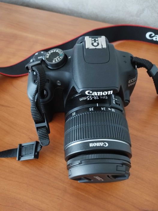 Câmara fotográfica Canon EOS 1200D e objetiva 18-55mm