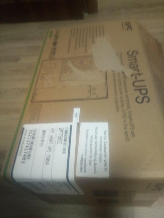 Безперебійники ДБЖ УПС APC Smart Ups 750 правильна синусоїда