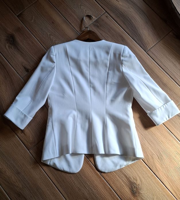 Жіночий білий піджак, розмір M