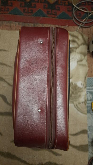 Нова валіза радянських часів.