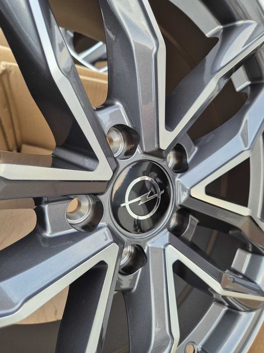 Felgi 17" 5x114,3 Dostawcze Renault Trafic Opel Vivaro KIA Carnival Fiat Nowe | #DM05