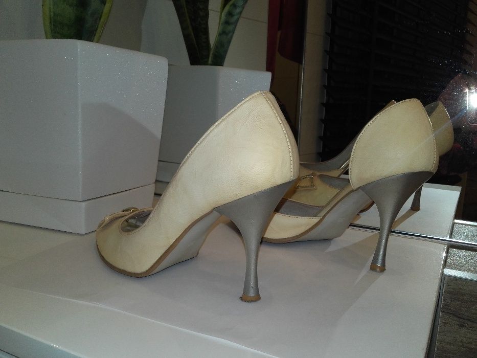 Buty skórzane Gold But 38 ecru złoty skóra naturalna czółenka