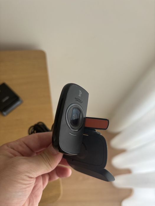 Webcam Logitech HD C525 (720p, Autofocus, Portátil e Dobrável)