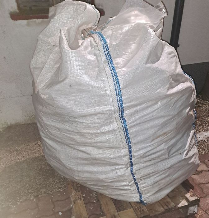 Big bag suchego drewna drobnego