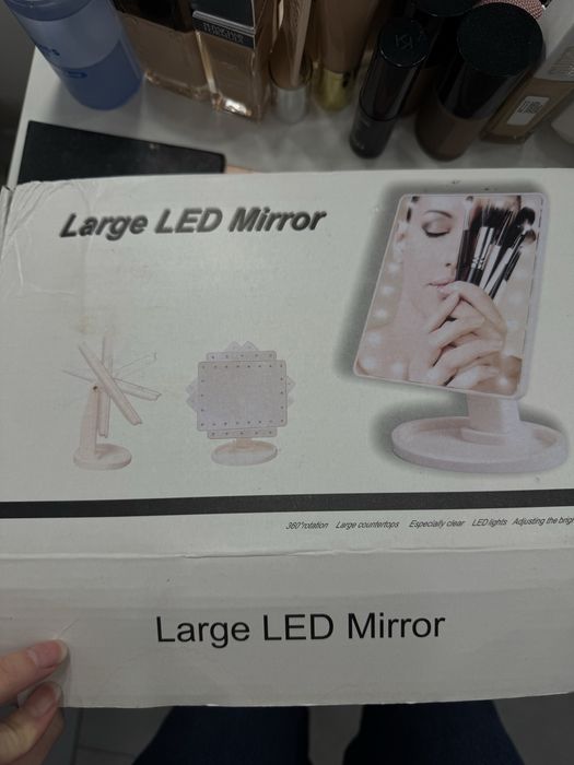 Дзеркало настільне косметичне з підсвіткою рожеве