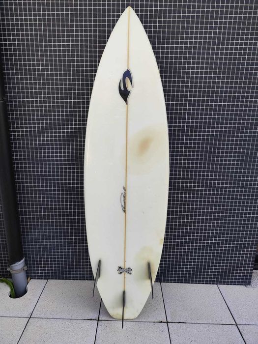 Surfboard 5’10” (25L) – Performance e Estabilidade até 70kg