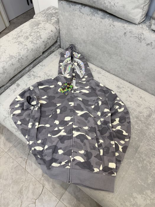 Зіпка Bape, світиться в темряві