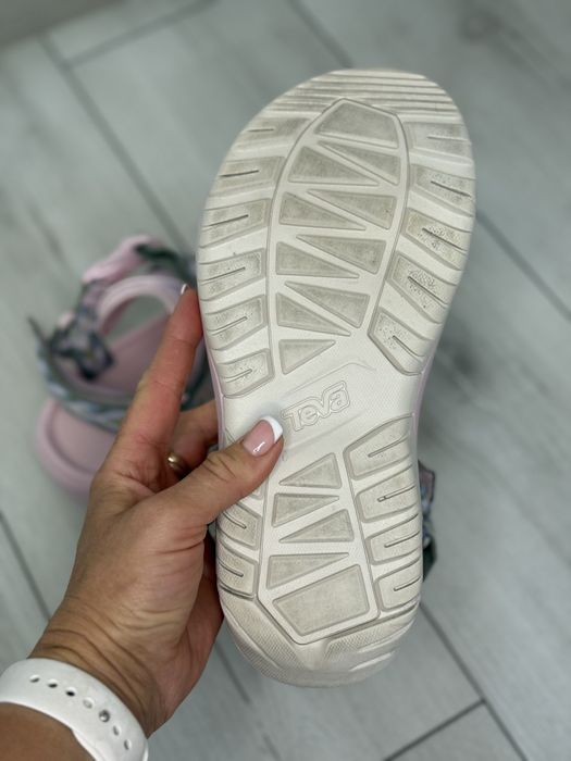 Сандалі TEVA 39,5 розм