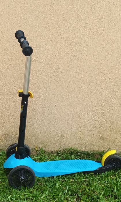 Trotineta azul 3 rodas