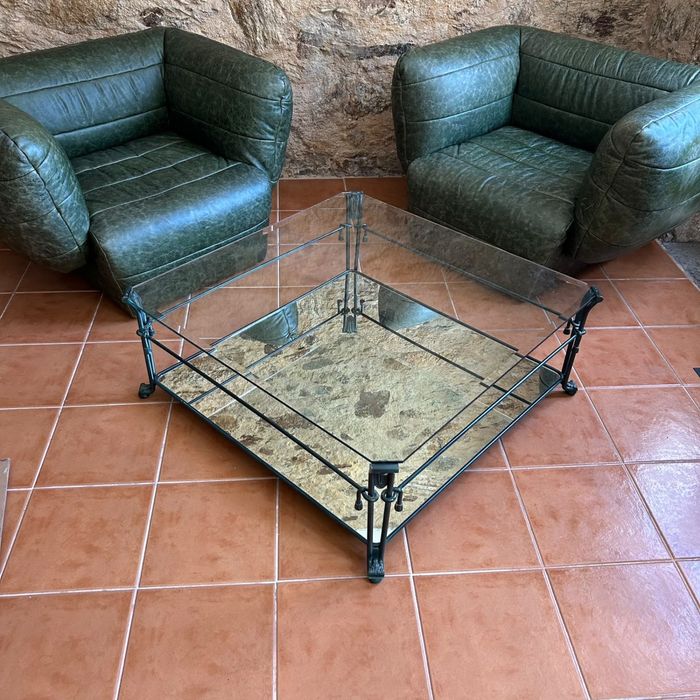 poltrona vintage monumental robusta em pele com design italiano