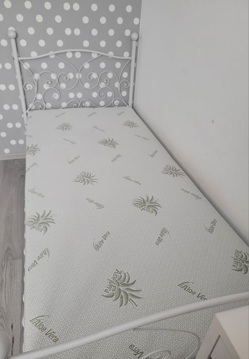 Łóżko białe + materac 90x200