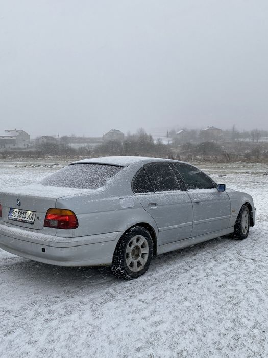 Продам е39 523І.