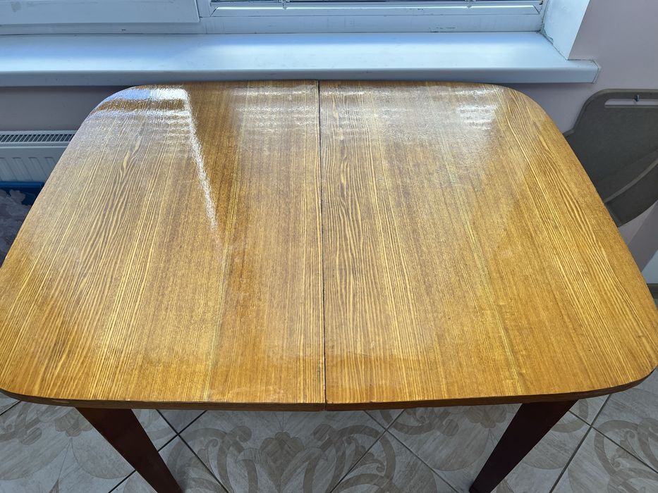 Стіл деревʼяний обідній розкладний