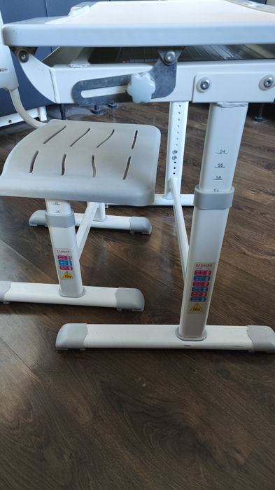 Дитяча парта зі стільцем