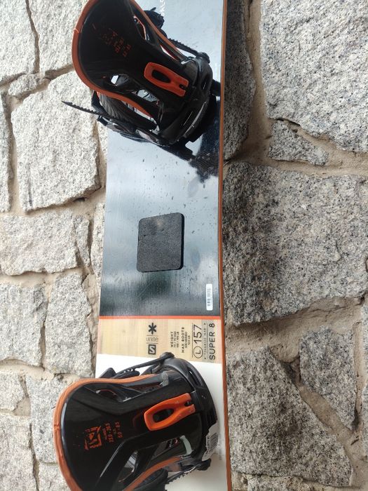 Deska snowboardowa Salomon Super 8 157 cm z wiązaniami