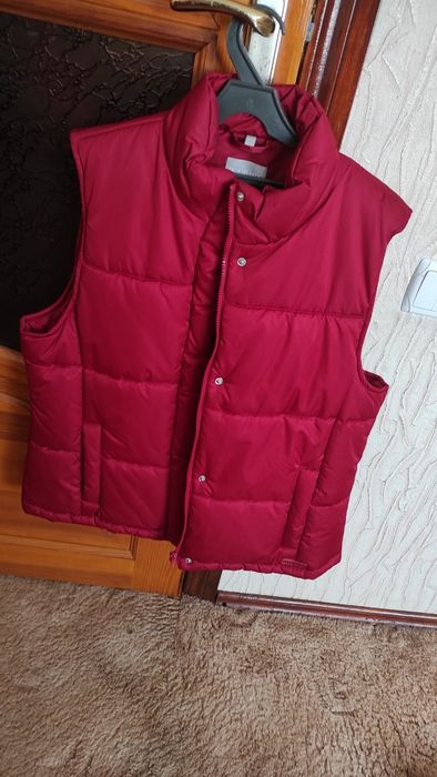Жіночі жилетка, гарний стан.