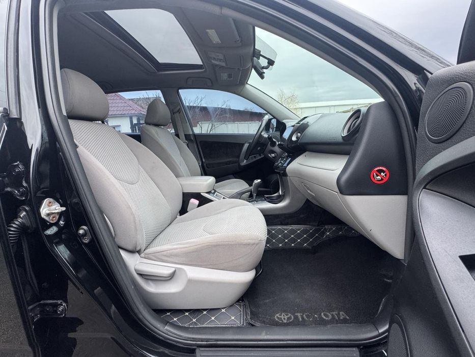 Продается TOYOTA RAV4