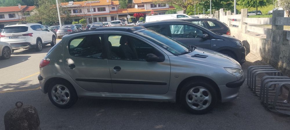 Carro Peugeot 206