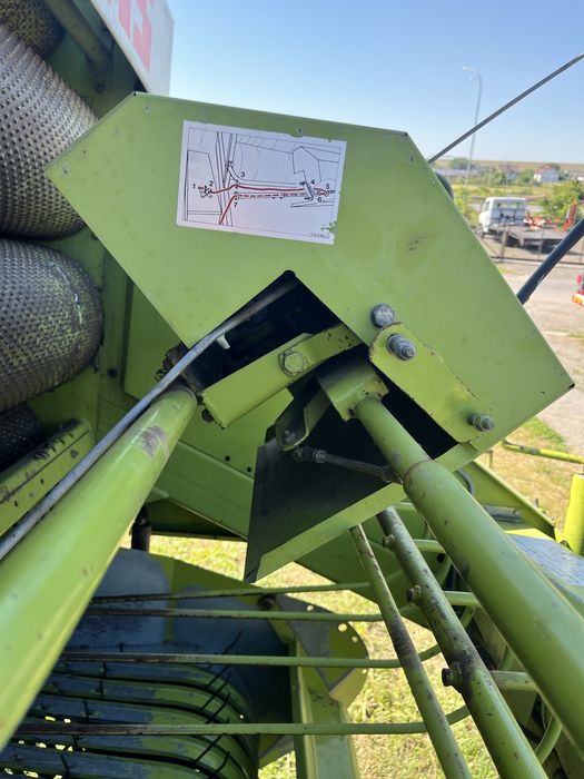 Прес підбирач Rollant 62S
