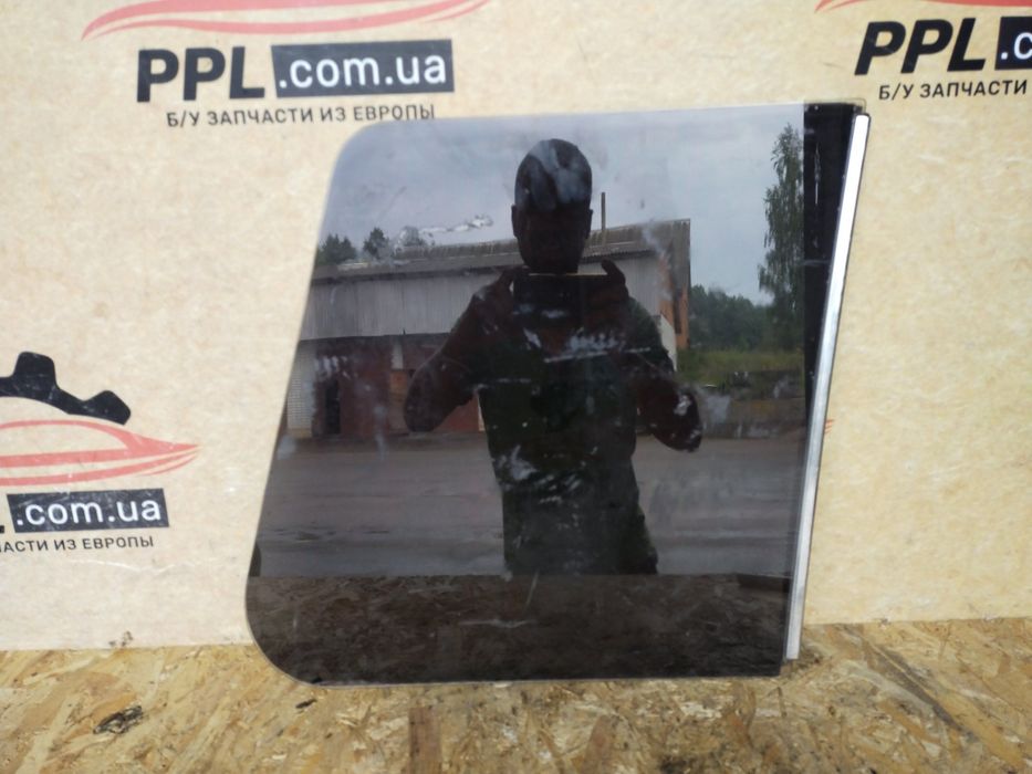 Nissan Patrol Y60 87-97 стекло в кузов заднее левое