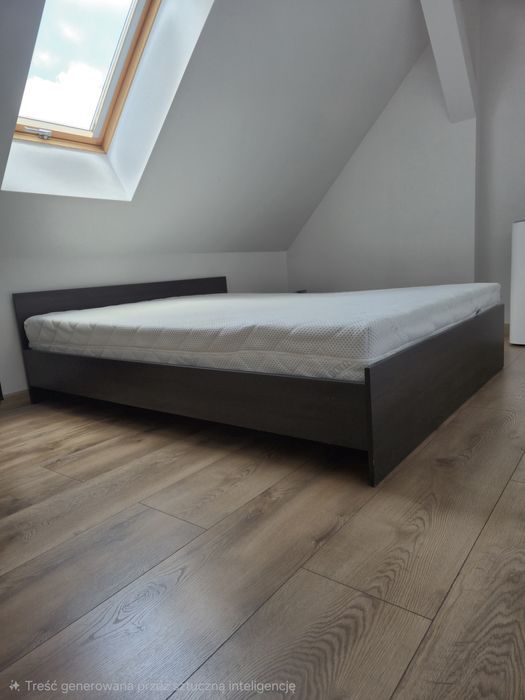 Komplet Łóżko Szafki Materac Black Red White stan dobry