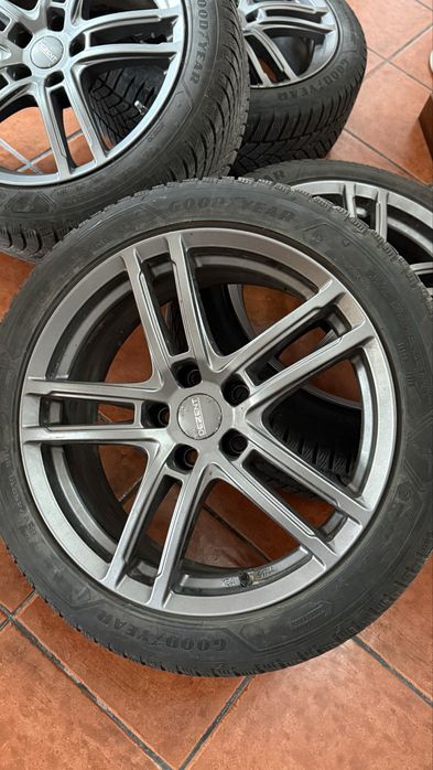 Jantes 18” Dezent para Tesla com pneus GoodYear