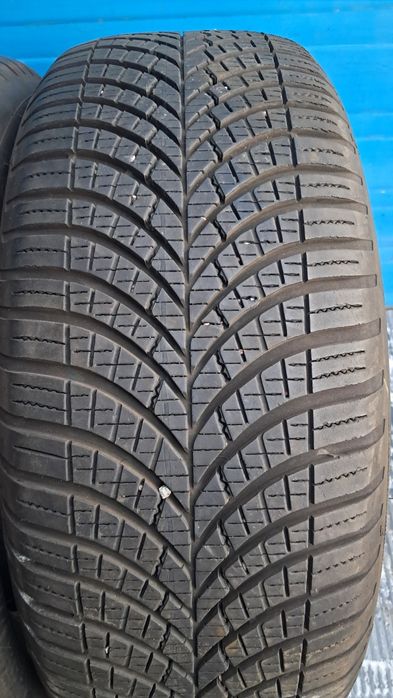 225/55R17 101Y Goodyear vector4 seasons  gen3