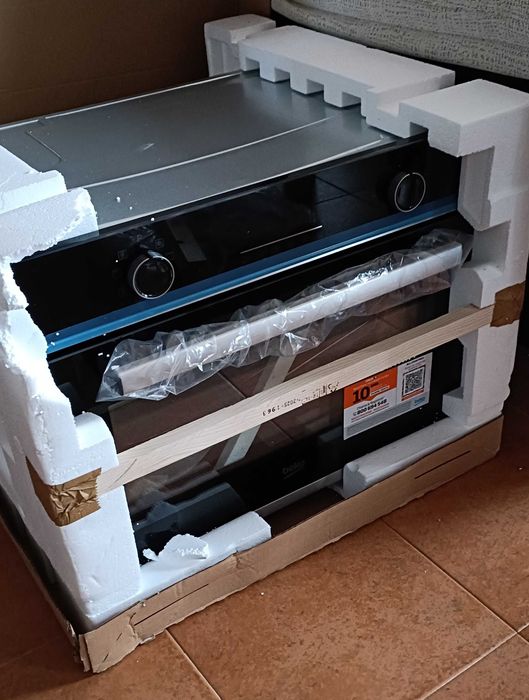 Totalmente NOVO. Forno BEKO BBCM13300XC